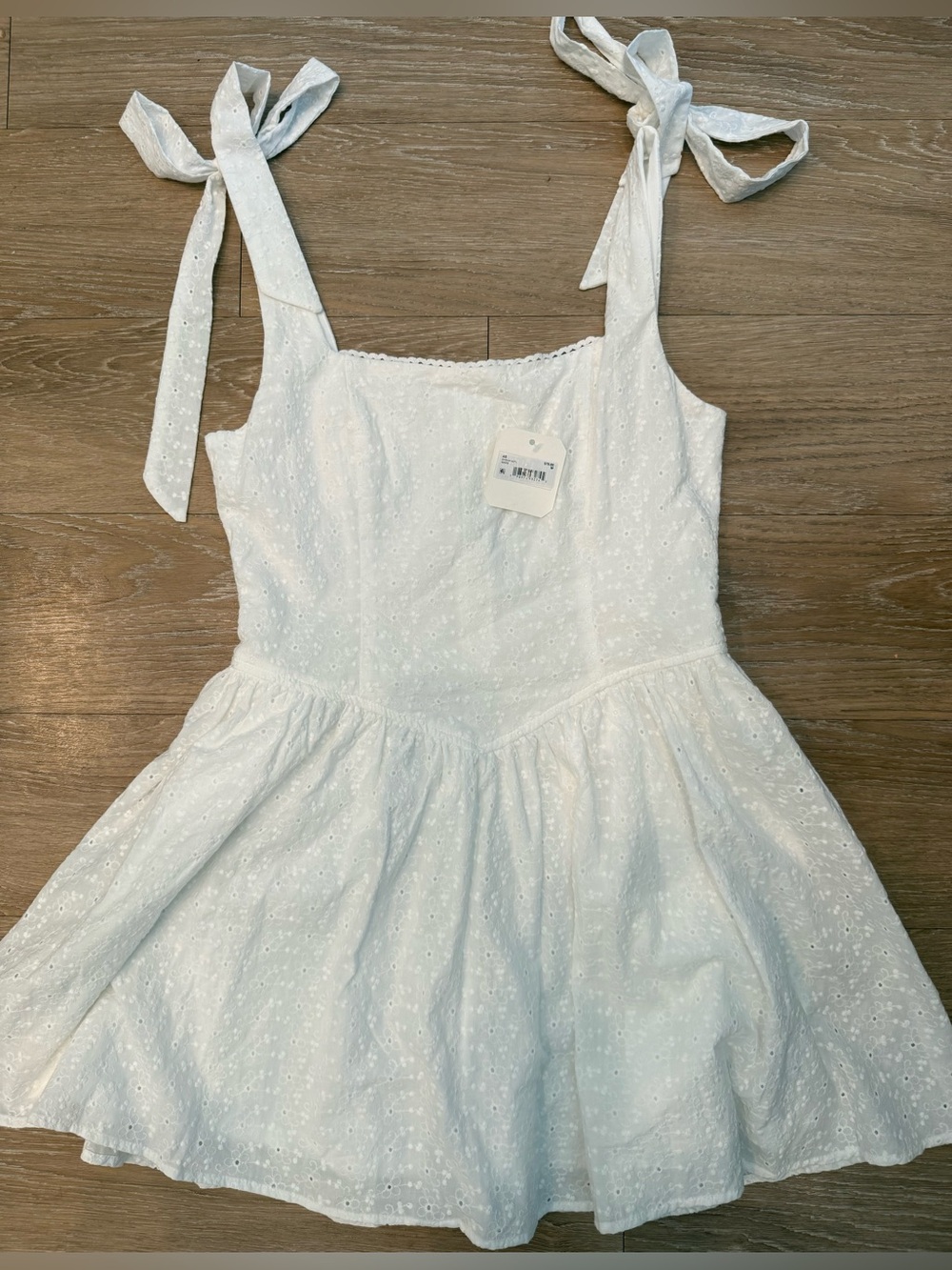 NWT Altar’d State White Eyelet Tie-Shoulder Sundress Size Medium
